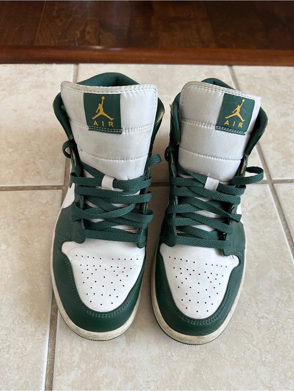 Air Jordan 1 Mid "Sonics" size 11 noble green and pollen-white